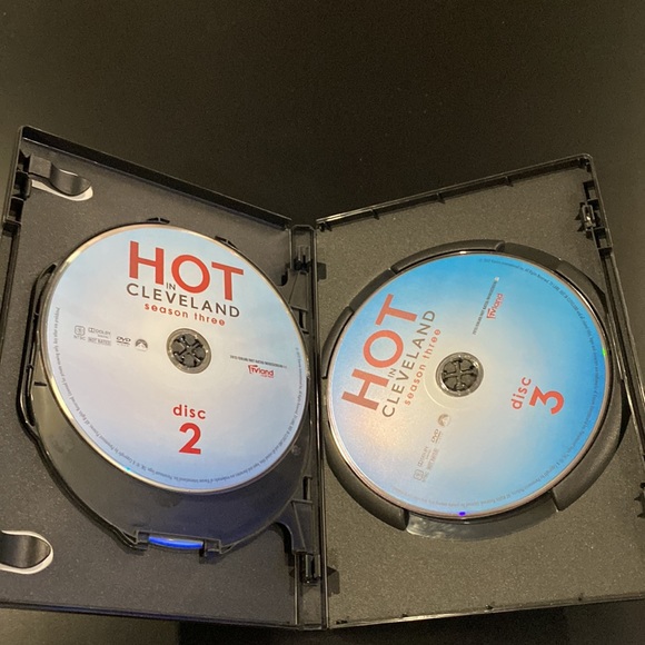 Hot in Cleveland - The Complete Third Season - Picture 4 of 7